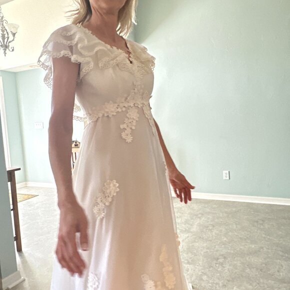Vintage Wedding Dress - Picture 9 of 15